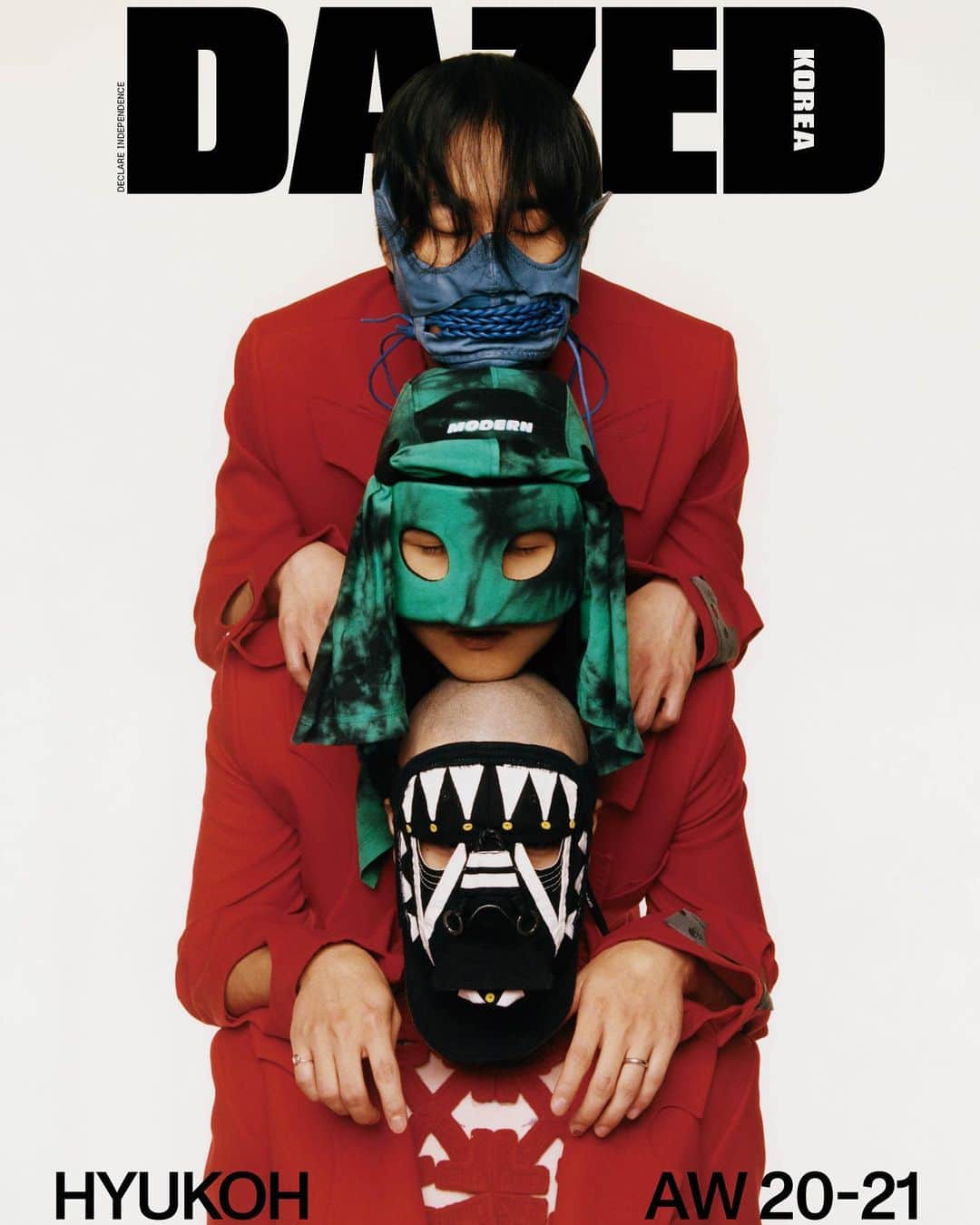 Oh Hyukのインスタグラム：「New cover for @dazedkorea One and only suits for @hyukohofficial from @virgilabloh @off____white new masks from @synmurayama  ❤️❤️❤️❤️❤️❤️❤️❤️❤️❤️🦾❤️🦾🦾  혁오가 데이즈드 코리아 가을 에디션의 표지를 장식했습니다.  Off-White 의 버질 아블로가 혁오를 위해 디자인한 수트와 신무라야마의 마스크를 착용했습니다.   Visual Direction @yeyoungkim9 Editor @oh.yura Photography @chogiseok Text @yi_hyunjun Art Direction With Projects @withprojects Hair @gabe.sin Makeup @kangyoonjin_ Fashion Assistant @dl.duswl Assistant @oeita」