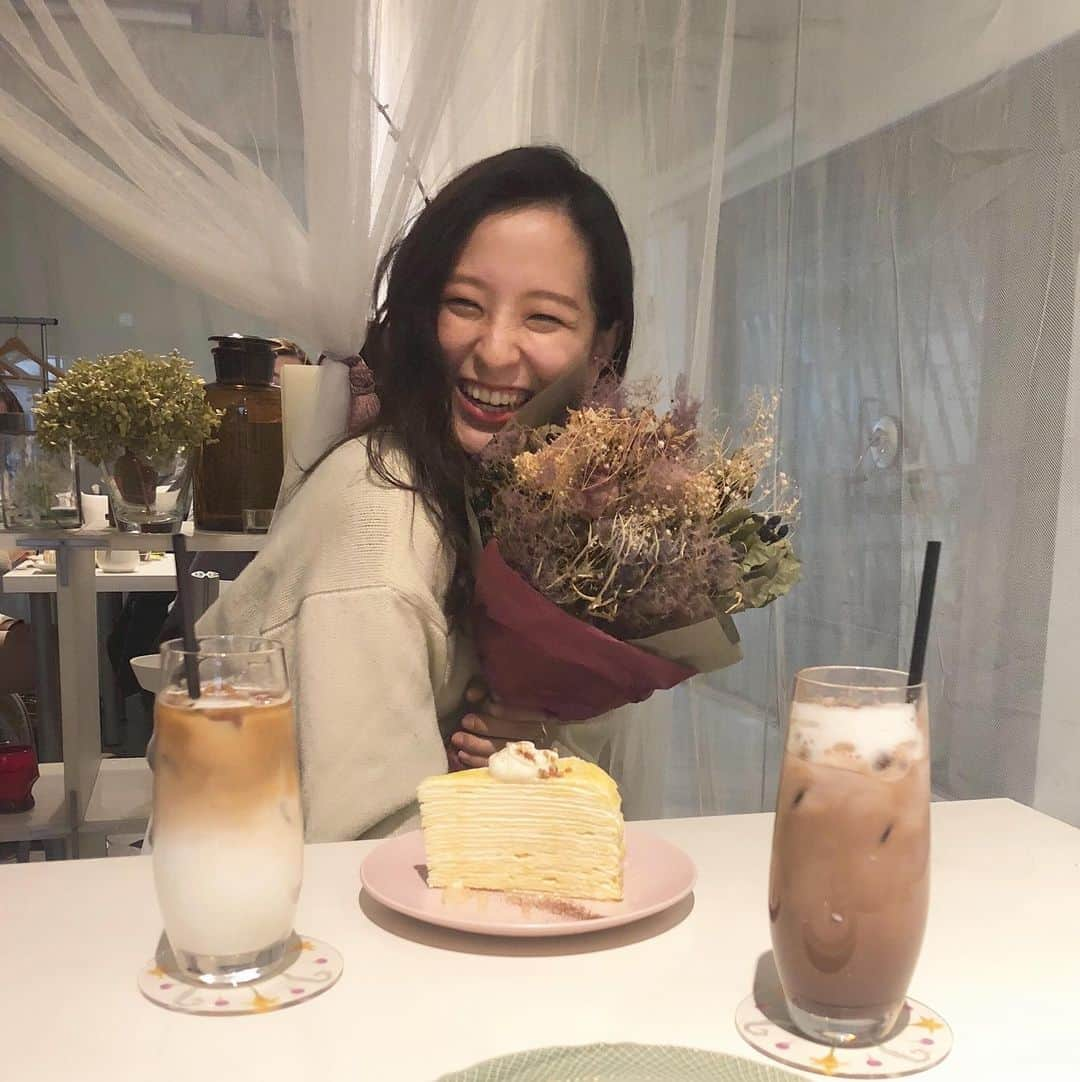 佐藤華純のインスタグラム：「.  【 #かすみんカフェ 】  今回は大阪の長堀にあるCAFE MODE💐✨  行ったのは数年前やけどお洒落な雰囲気で、好きなカフェやから共有！  ドライフラワー好き…❤️  #ミスキャンパス立命館2020 #MCR2020  #立命館 #立命館大学 #京都 #女子大生  #ミスキャン #ミスコン #ファイナリスト  #CAFEMODE #大阪カフェ #長堀カフェ #ドライフラワー」