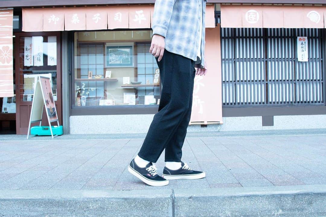 上村翔平さんのインスタグラム写真 - (上村翔平Instagram)「THREE1989 #制作合宿 in 京都 -番外編-﻿ ﻿ 新しい靴を履いてスタートした10月👟✨﻿ ﻿ 京都の街をフレッシュな気分で散策できました。﻿ ﻿ 平安神宮にも参拝🙏﻿ ﻿ よき未来が訪れますように。﻿ ﻿ 《Special Thanks》﻿ ﻿ @vansjapan  #vansjapan  #VansMusiciansWanted」10月6日 21時47分 - shoheyuemura