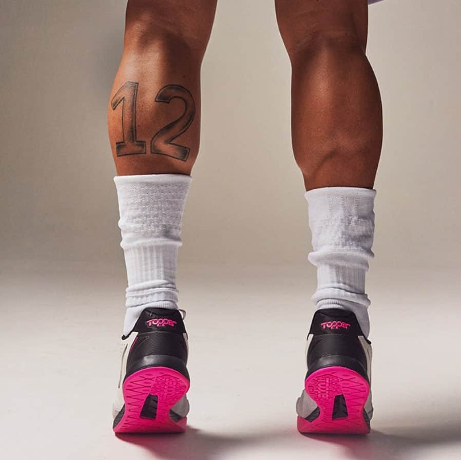 アレッサンドロ・ローザ・ヴィエイラのインスタグラム：「#Dominator @topperbrasil 🇧🇷 tênis 👟-  Corre lá na @topperbrasil」