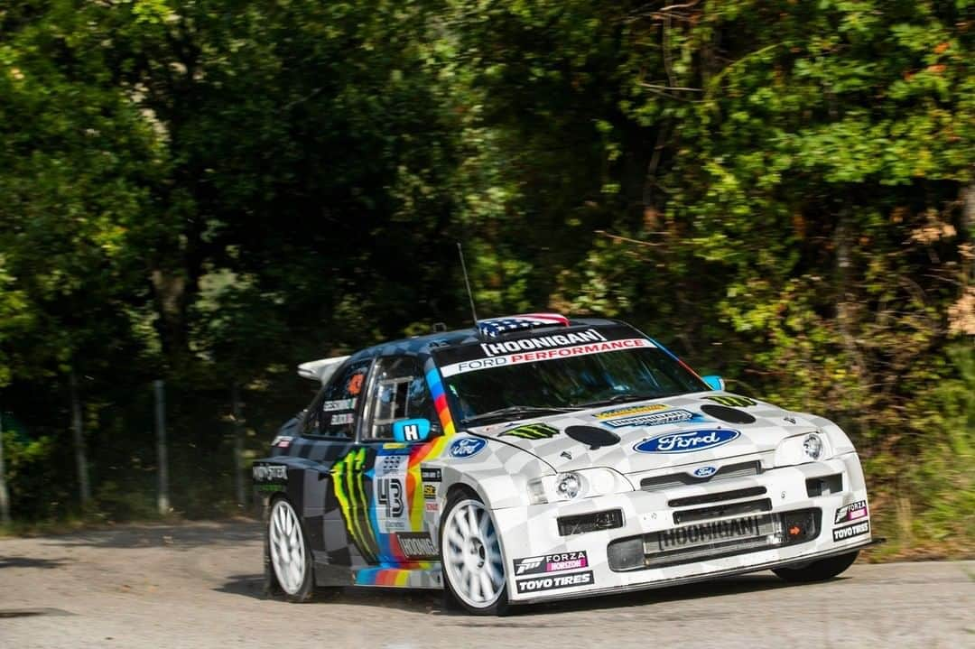 ケン・ブロックさんのインスタグラム写真 - (ケン・ブロックInstagram)「My fav Rally Legend action shots of @AlexGelsomino and myself, in my Ford Escort Cossie V2, from legendary rally photog Colin McMaster. #RallyLegends2020 #BlockEscortCossiev2 #CossieWorldTour」10月6日 22時01分 - kblock43