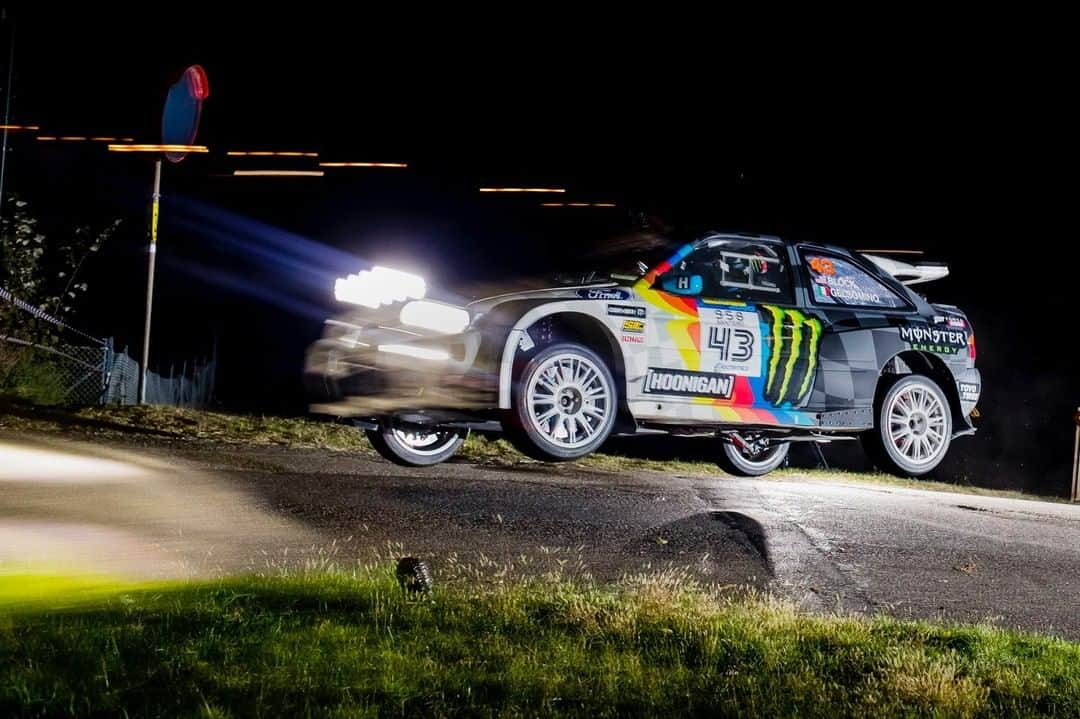 ケン・ブロックさんのインスタグラム写真 - (ケン・ブロックInstagram)「My fav Rally Legend action shots of @AlexGelsomino and myself, in my Ford Escort Cossie V2, from legendary rally photog Colin McMaster. #RallyLegends2020 #BlockEscortCossiev2 #CossieWorldTour」10月6日 22時01分 - kblock43