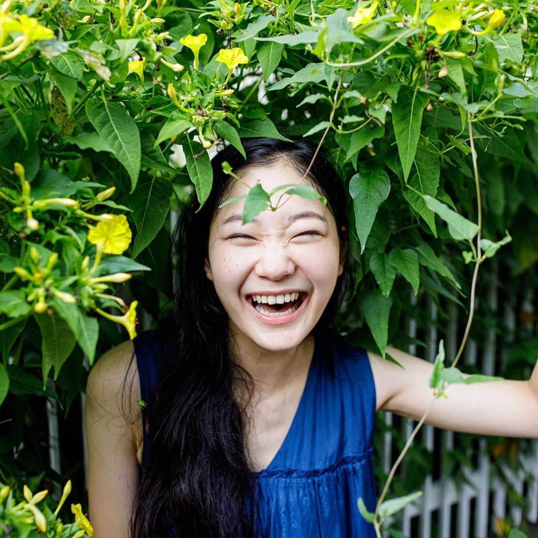 斎藤なりのインスタグラム：「今晩は『つまり食いしん坊なんです』って話🪐 . そして、ついに声の動画の名前を 『 #となりのラジオ 』に決めました！ 是非ハッシュダクで見つけてくれると嬉しいです🍊」