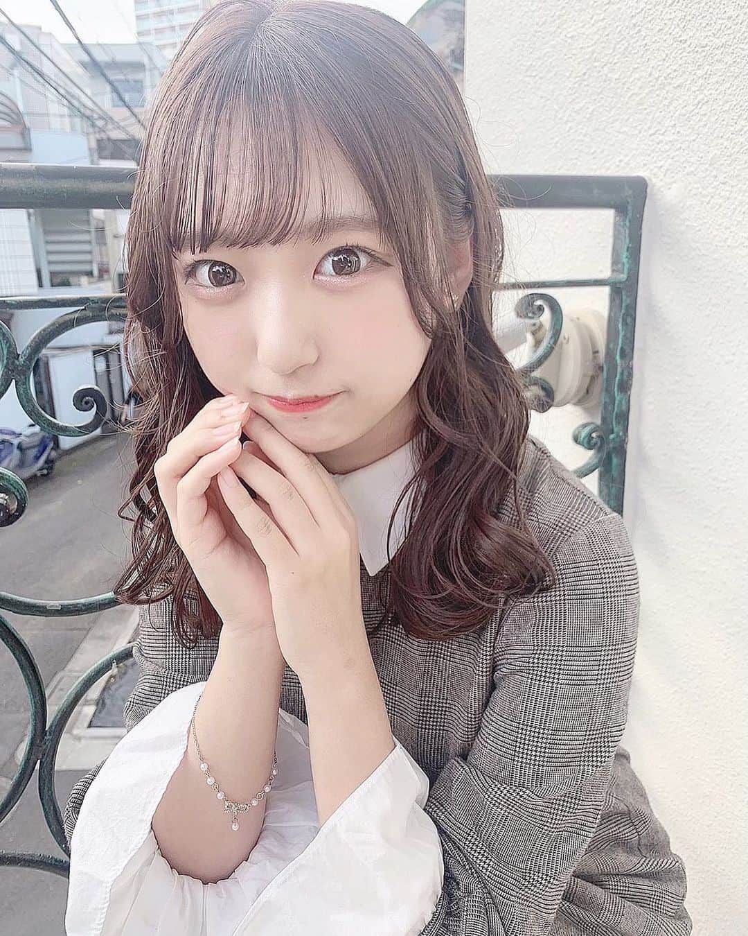 町田穂花のインスタグラム：「. . #いまりある  . 少し前に髪の毛切って染めました💇🏻‍♀️‪‪❤︎‬ . とってもかわいくしてもらったよ🥺 . にゅーまちだどうですか💭 . いつもありがとうございます( › ·̮ ‹ )♡ @imari_style .  #量産型 #量産型ヲタク#量産型ファッション #自撮り女子 #原宿美容室 #表参道美容室 #巻き髪 #シースルー前髪」