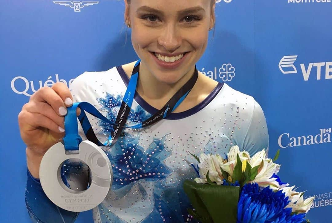 エリー・ブラックさんのインスタグラム写真 - (エリー・ブラックInstagram)「Great memories 💗1 year ago we qualified a team for the 2020 Olympics. The path may have changed but the goal is still the same 🇨🇦🙌🏻 #tokyo202one #teamcanada #gymcan #fromherewesoar  Swipe for another incredible memory from 3 years ago. Winning Canada’s first ever World championships AA medal in front of a home crowd of fans, family and friends 💙 Thank you for continuing to follow and support me on this journey!」10月6日 22時10分 - ellieblack_