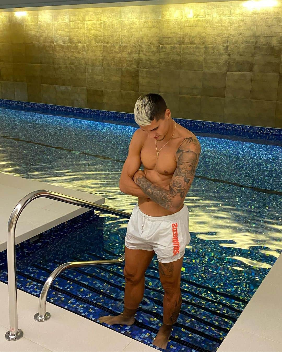 エリク・ラメラさんのインスタグラム写真 - (エリク・ラメラInstagram)「🔋 🔋 🏊‍♂️🏊‍♂️」10月6日 22時11分 - eriklamela