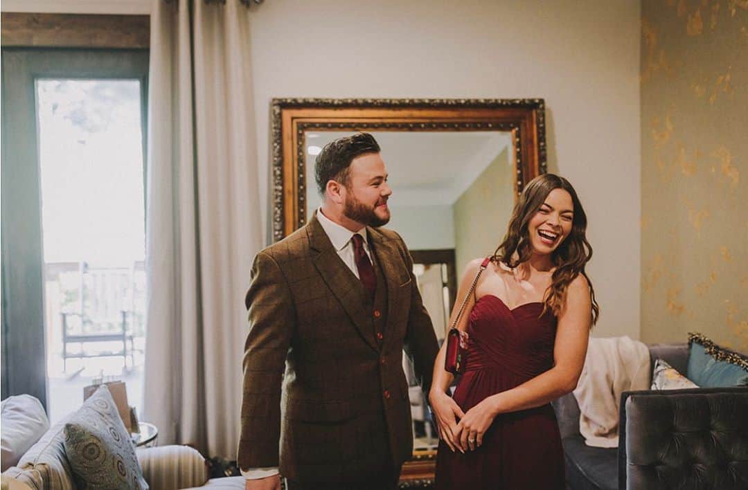 ドミニク・バーンズのインスタグラム：「Happy 30th Birthday to the sister I never had, and the best friend a guy could ask for. I love you so much @scarletthefner! Here’s to many more laughs to come, and adventures that bring us even closer together ♥️🥳🎉🥳♥️ #HappyBirthday #30」