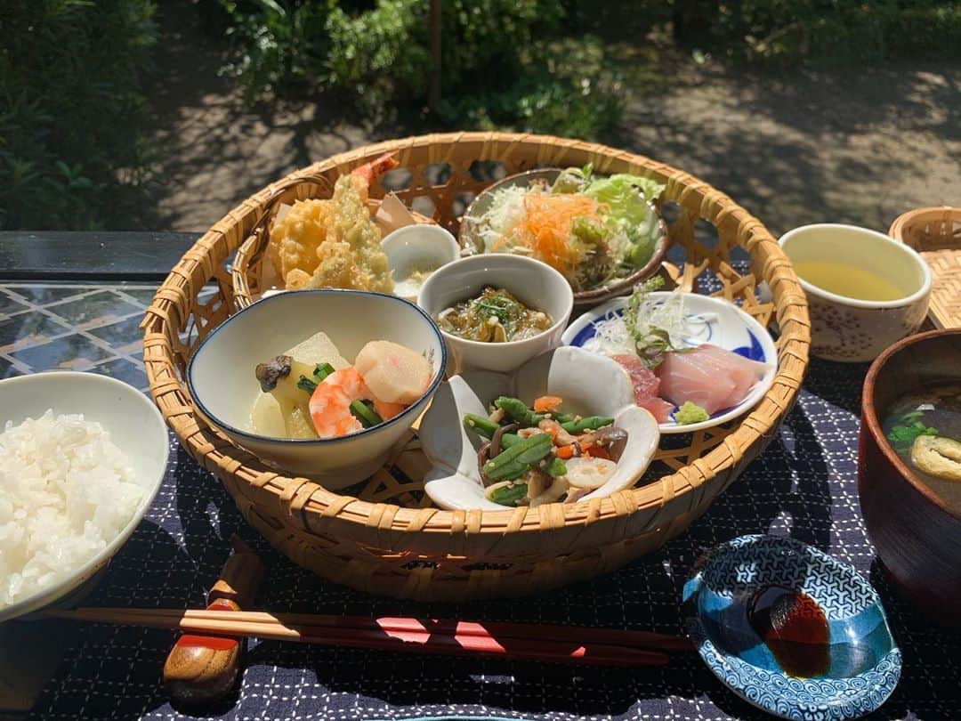 my9mj8さんのインスタグラム写真 - (my9mj8Instagram)「﻿ 　﻿ 素敵なお昼食べれた〜🍚﻿ ﻿ 蒸らす間もいい匂いしてワクワクしてた！﻿ ぺろりとたべれたよ❤️﻿ ﻿ ﻿ #鹿児島#指宿ランチ﻿」10月6日 22時21分 - my9mj8
