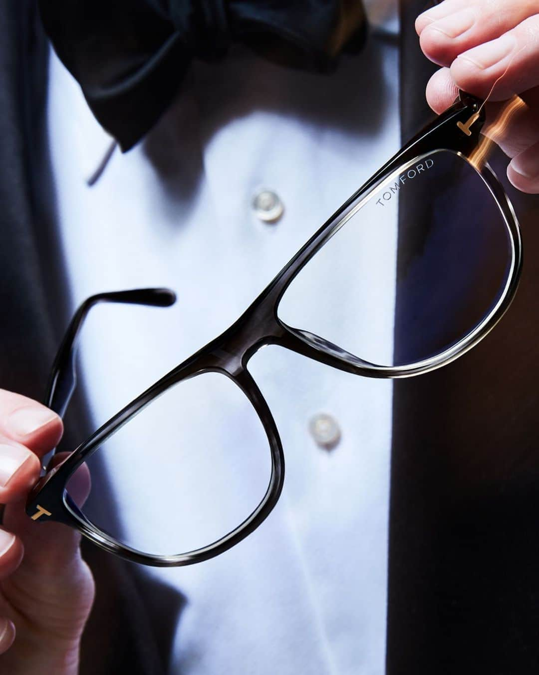 トムフォードさんのインスタグラム写真 - (トムフォードInstagram)「Find your pair of Blue Block Optical Frames. #TOMFORD #TFEYEWEAR」10月6日 22時31分 - tomford