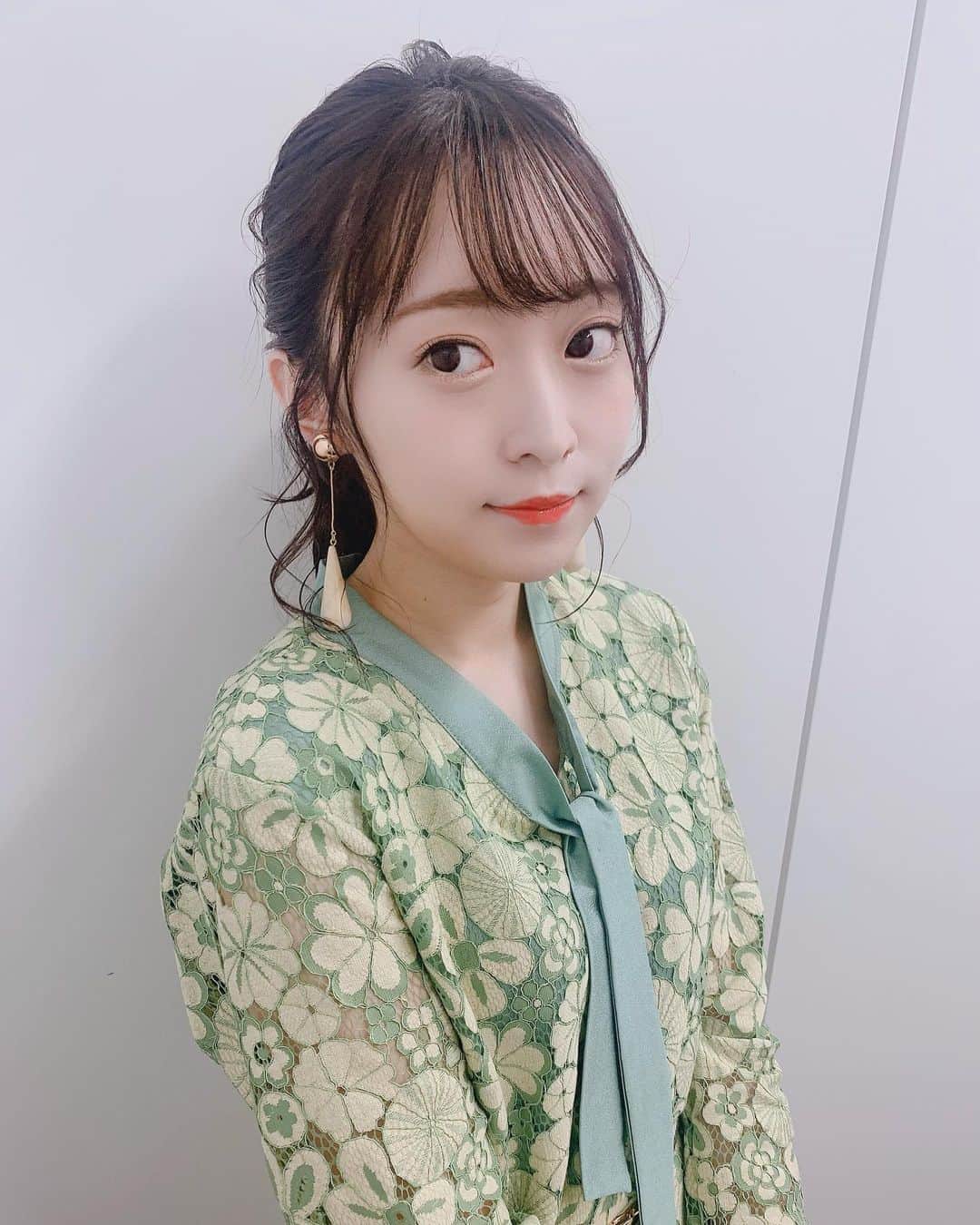 石飛恵里花さんのインスタグラム写真 石飛恵里花instagram 今日から始まった 三木一馬と石飛恵里花のラノベは人生 生放送での衣装です One Piece Wild Lily Earring Matilda Rose かわいい衣装とメイクにるんるんでした 10月6日 22時53分 Eririn959