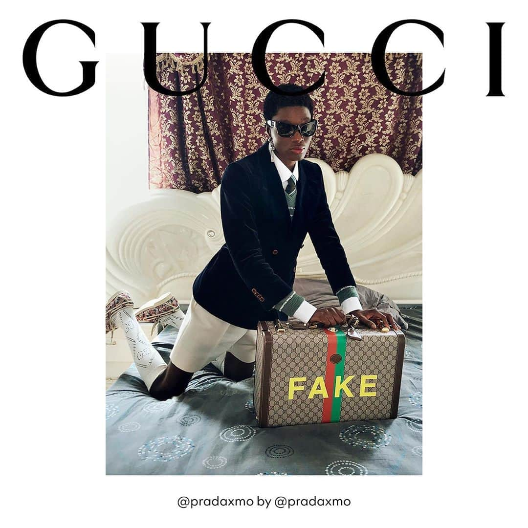 グッチさんのインスタグラム写真 - (グッチInstagram)「An ironic take on distinctive House codes and the idea of imitation, the words ‘Fake' and 'Not’ are displayed onto monogram canvas on a new #GucciFakeNot suitcase from #GucciFW20 seen in #GucciTheRitual—the new campaign by creative director @alessandro_michele with art direction by @christophersimmonds. @pradaxmo by @pradaxmo. Discover the collection through link in bio. #AlessandroMichele」10月6日 23時03分 - gucci