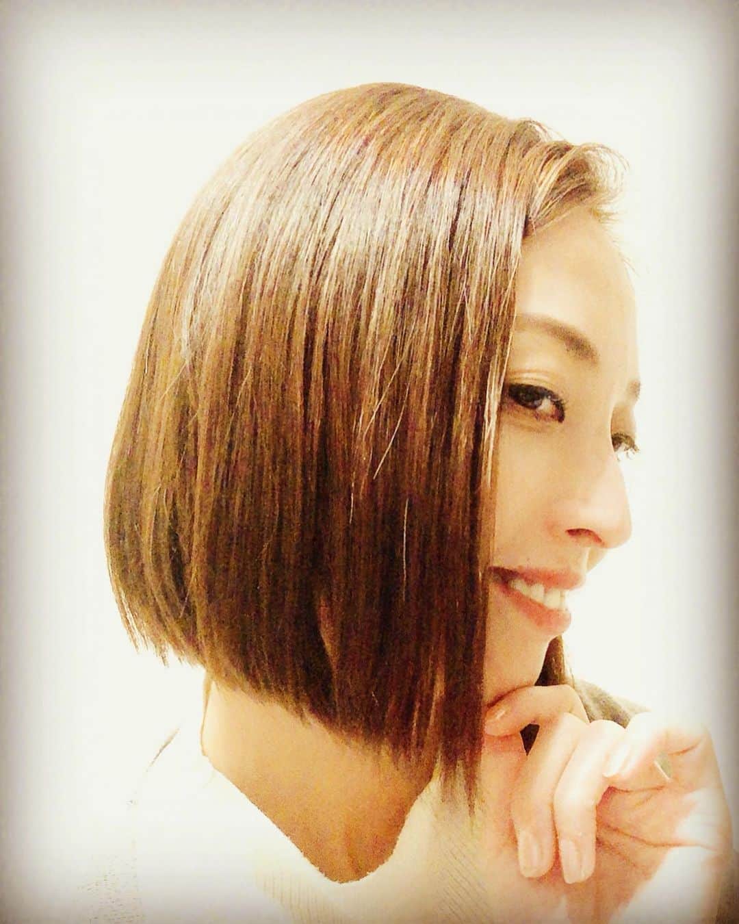 福田ゆみさんのインスタグラム写真 - (福田ゆみInstagram)「髪をサッパリと切って、スッキリしましたわー。 #髪  #切った  #スッキリ　#冬は短い髪が好き  #福田ユミ」10月6日 23時40分 - yumifukuda0511