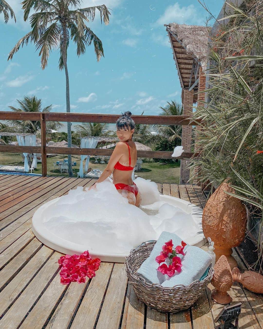 Gabriela Salesのインスタグラム：「Agora a sunga branca vem 😂」