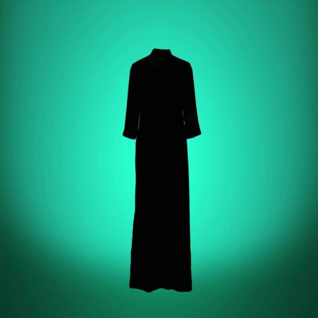 デシグアルのインスタグラム：「Cottage and street fashion? Haute inspiration? How many lives will she enjoy? Stay tuned.」