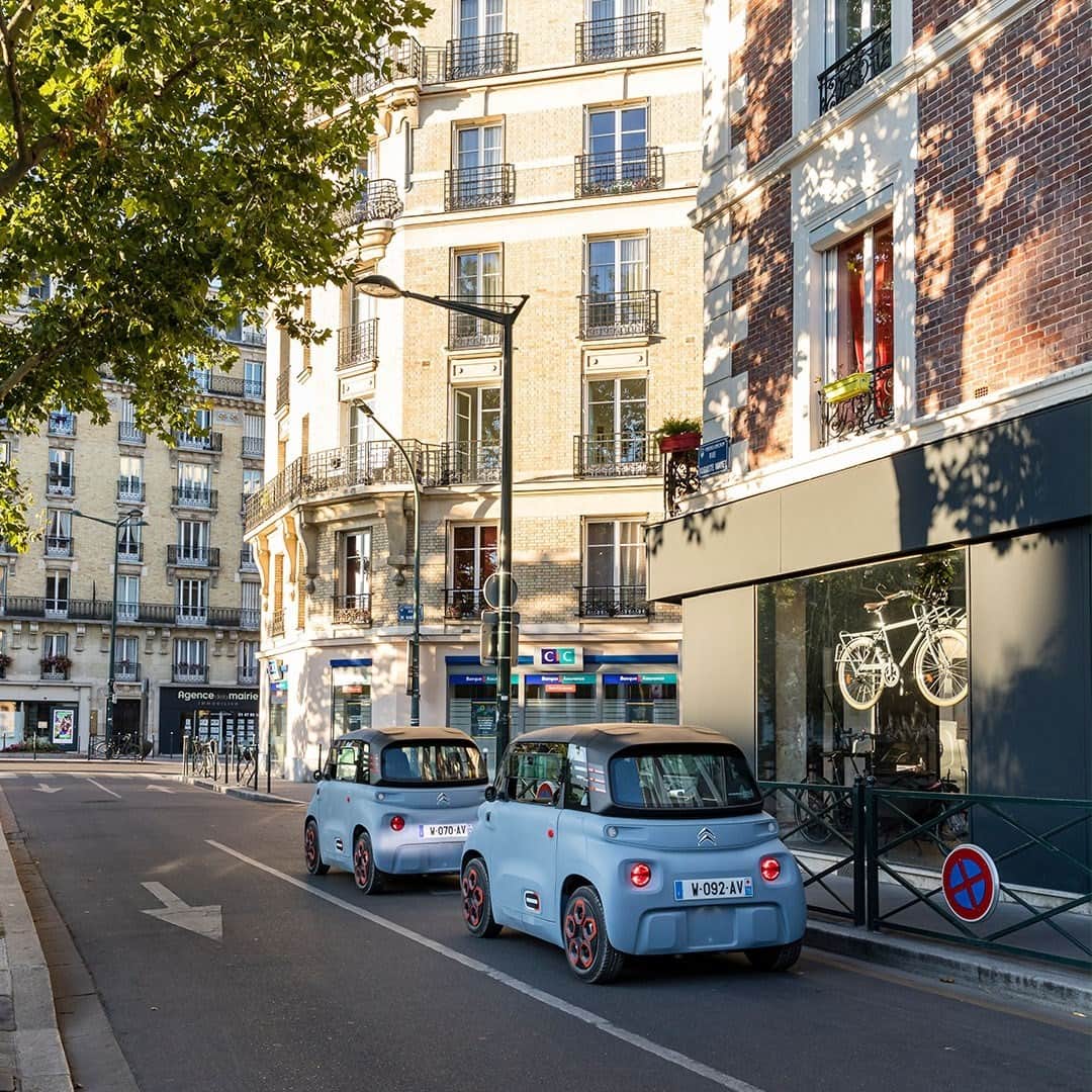 Citroënのインスタグラム：「Compact and practical, with its 2.41 meter length Citroën Ami - 100% ëlectric only needs half a parking space 😉 You’ll be able to park in the city in the blink of an eye! #CitroënAmi #ËlectricforAll #InspirëdbyYouAll #Mobility #UrbanMobility  #Urban #Car #Instacar #CarofInstagram #Lifestyle #Electric #Design #City #Fashion」