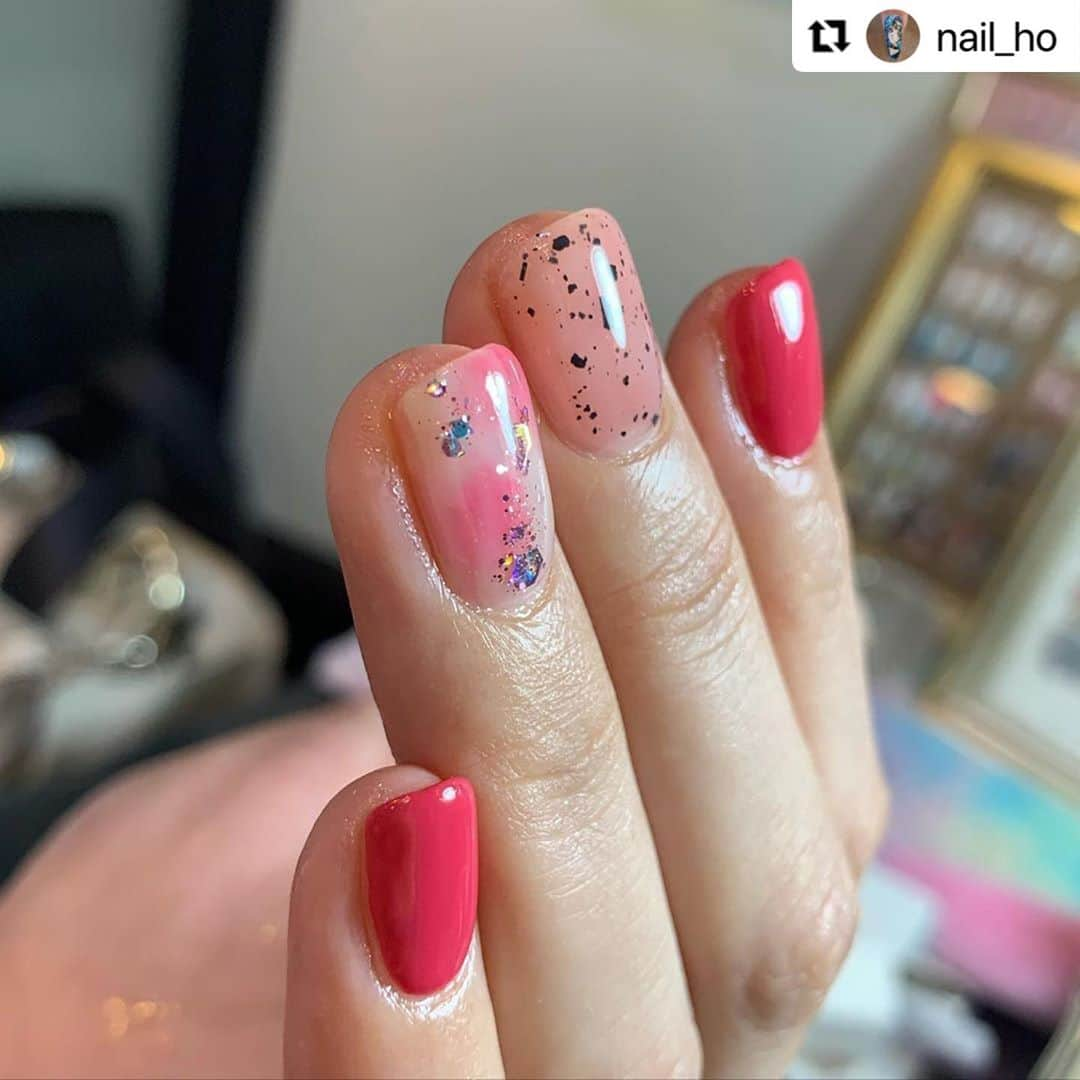 Icegel Nailさんのインスタグラム写真 - (Icegel NailInstagram)「#아이스젤 달마시안젤이 뽀인트! 풀컬러링만으로도 아트 끝남!! 👍👍👍  #Repost @nail_ho with @make_repost ・・・ #달마시안젤  . .  ❤️1인샵 예약제 입니다.  모든손님들께 예약금을 받고있습니다. (3만원) ❌당일취소도 노쇼와 같습니다.   예약 불이행시 예약금은 소멸됩니다  신중한 예약 부탁드립니다.   ❤️예약시 알려주세요. ⭐날짜 시간 . ⭐성함 연락처. ⭐원하시는 시술 및 디자인의 사진 .(2~3개) ⭐젤제거 유무 자샵제거 1만원 / 타샵제거 2만원 입니다.   @icegelnail @icegel_japan #아이스젤#달마시안젤#ダルメシアンジェル #자석네일 #시럽네일 #홍대네일샵 #연남동네일샵  #마블네일」10月7日 0時31分 - icegelnail