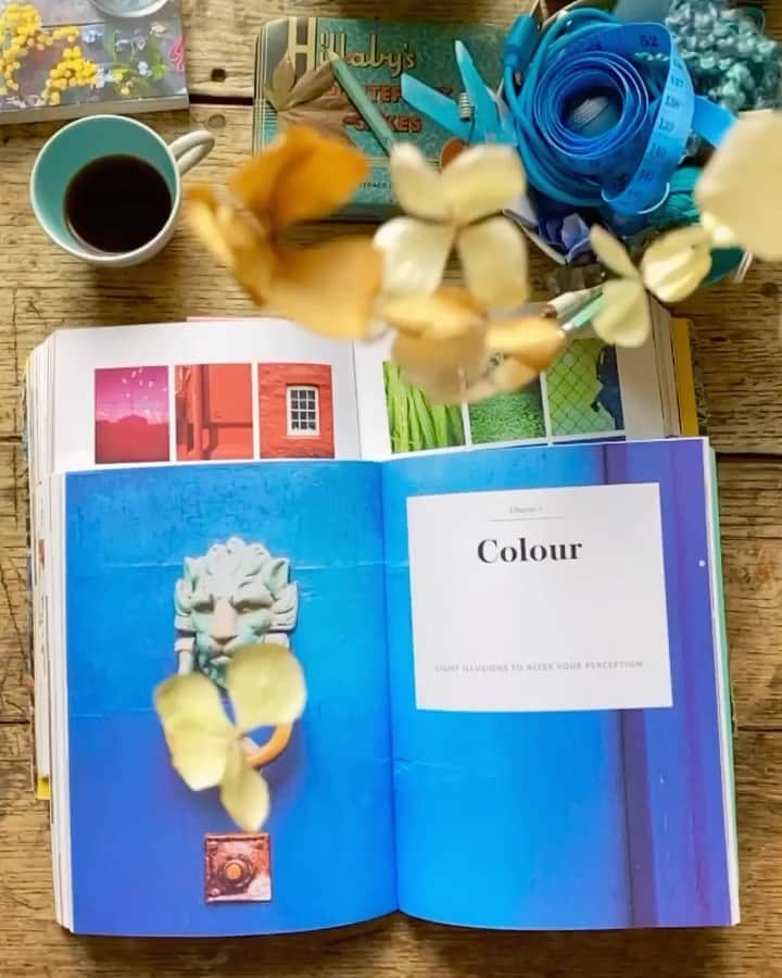 Tea and sittingのインスタグラム：「📘✨🔎 GIVEAWAY✨ It’s Publication Day for ‘Conscious Creativity- The Workbook’ #cctheworkbook !!! I’ll be doing a short Live from the ‘Colour’ chapter at about 5pm GMT today and am also doing a Giveaway of 3 of the workbooks...all you have to do is comment below which is your favourite number and what colour it is 😀. The deadline for an eligible comment will be midnight on Thursday and I’ll pick 3 random winners, Live on Friday ( 9th October ) at 09:30 GMT ( I’ll also put the details in Stories as well as in my @consciouscreativity account ) Thank you SOOO much for all your incredible support on this and I completely acknowledge that if it weren’t for your enthusiasm this book just wouldn’t have happened!! 🥳 #consciouscreativity #synaesthesia #synesthesia」