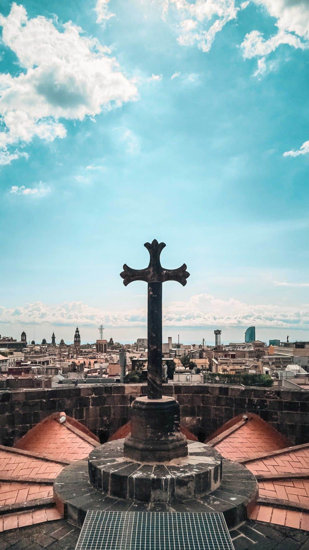 Nicanor Garcíaのインスタグラム：「Stone-filled sky : Cielo empedrado #nicanorgarcia @travelarchitectures」