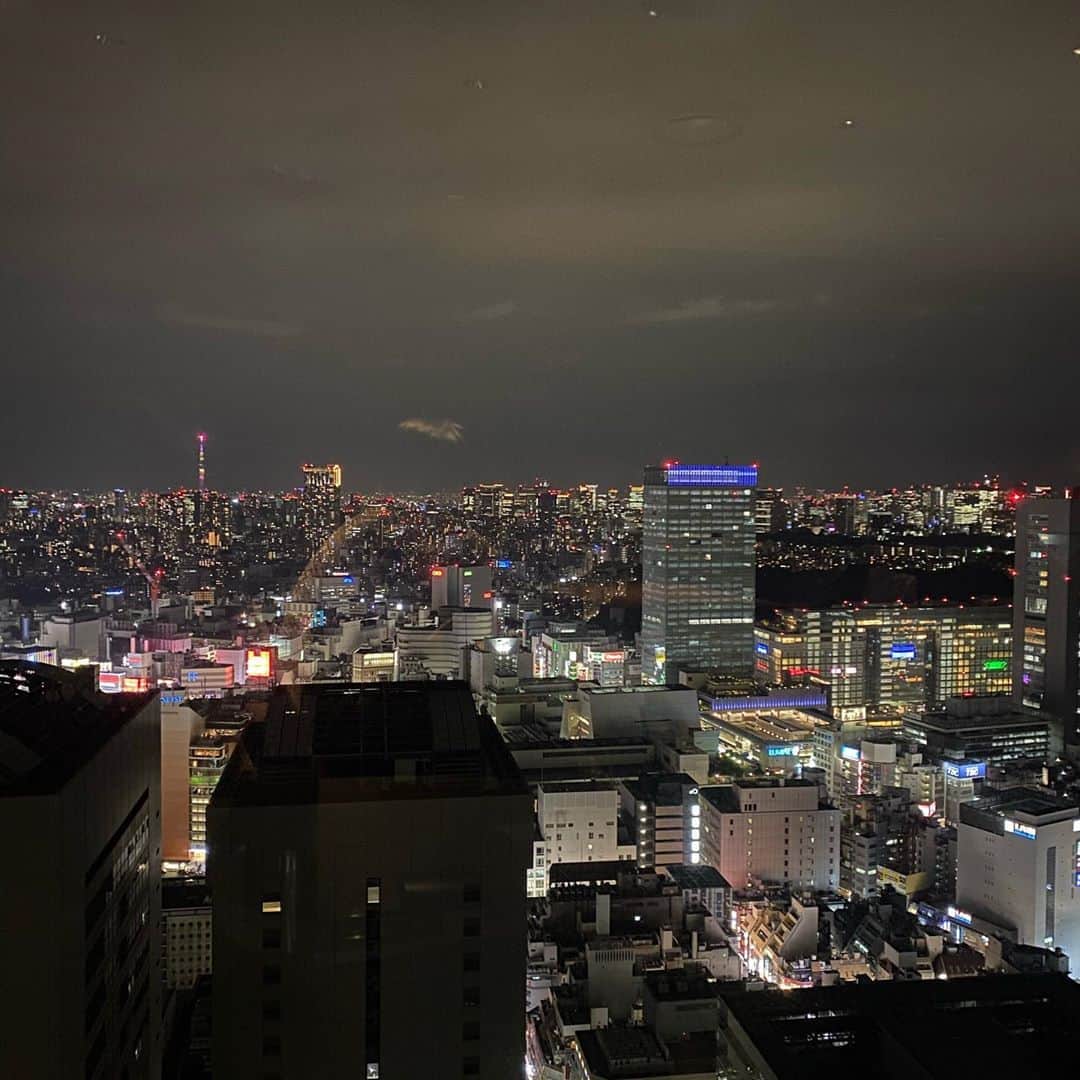 のインスタグラム：「🌃」