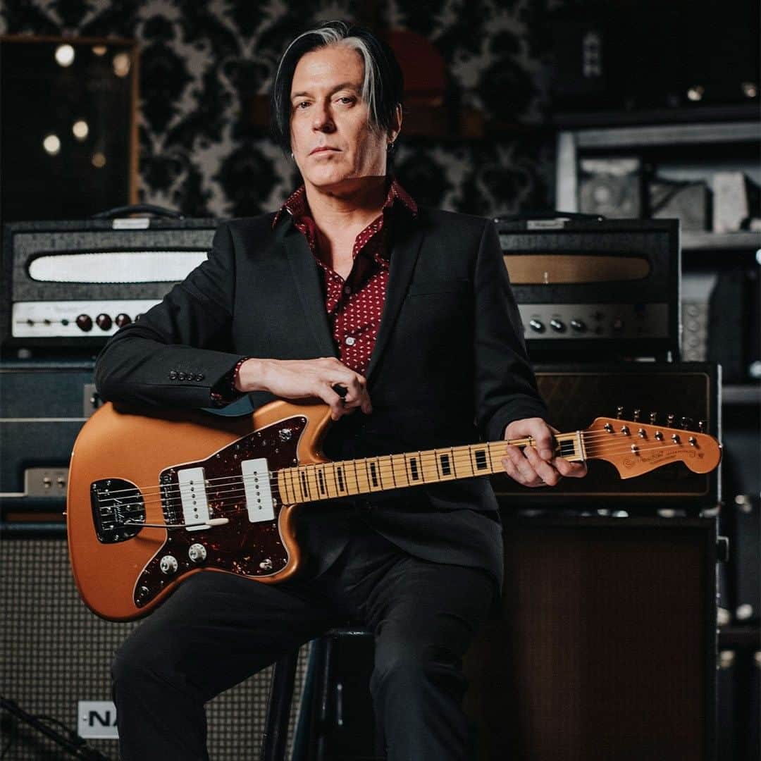 Fender Guitarさんのインスタグラム写真 - (Fender GuitarInstagram)「From @queensofthestoneage to @eodmofficial, @troyvanleeuwen's playing has given color and power to some of the most creative rock music of the last three decades. Featuring a Copper Age finish, maple neck with block inlays and Pure Vintage ‘65 pickups, the new Troy Van Leeuwen Signature Jazzmaster is a fresh take on the original high-powered offset. Learn more via link in bio.」10月7日 1時01分 - fender