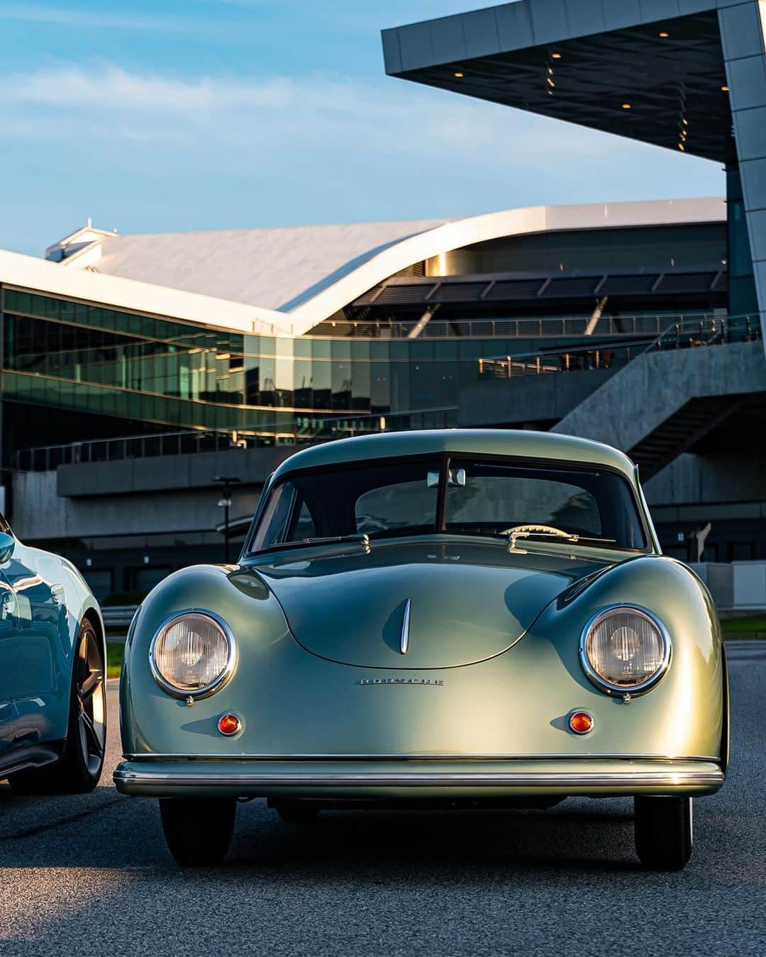 Porscheさんのインスタグラム写真 - (PorscheInstagram)「Then and now - celebrating 70 years of Porsche in America.  Thanks to a harmonious meeting between Professor Ferdinand Porsche and Max Hoffman in 1950, 2020 marks the seven-decade celebration of Porsche in America. Here stands the 1950 356 1.1-litre coupe - just like the first two delivered to Max Hoffman - alongside the pioneering Taycan Turbo S of today.  __ Taycan Turbo S: Electrical consumption combined: 28,5 kWh/100 km; CO2 emissions combined: I0 g/km https://porsche.click/DAT-Leitfaden I Status: 10/2020」10月7日 0時58分 - porsche