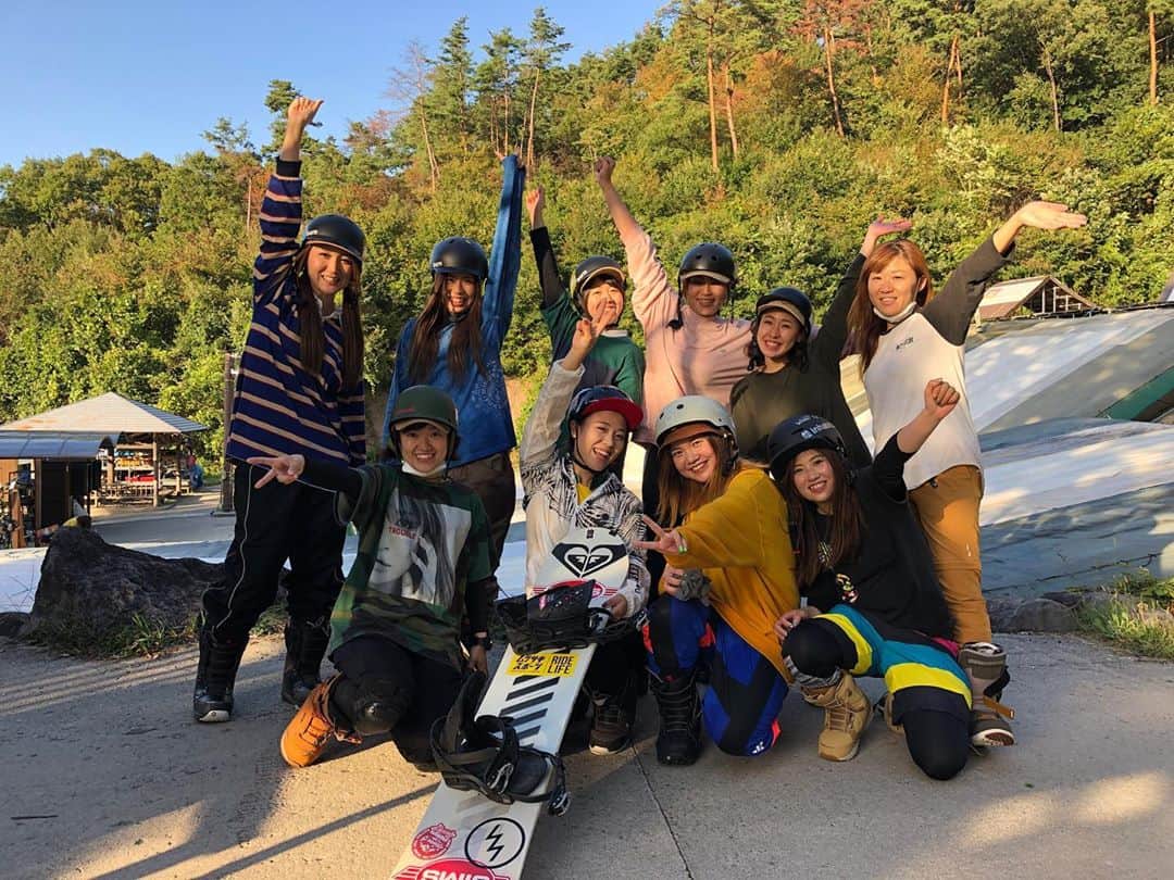 hoshinofumikaのインスタグラム：「🌺GIRLS OFF TRAINING🍍 アクティブでパワー炸裂な9名ありがとう💓 また来週✌️ #ガールズオフトレ @obuse_quest  @sims_snowboards_jp  @roxyjapan  @murasakibeachwomen  @advancesurfandsnow」