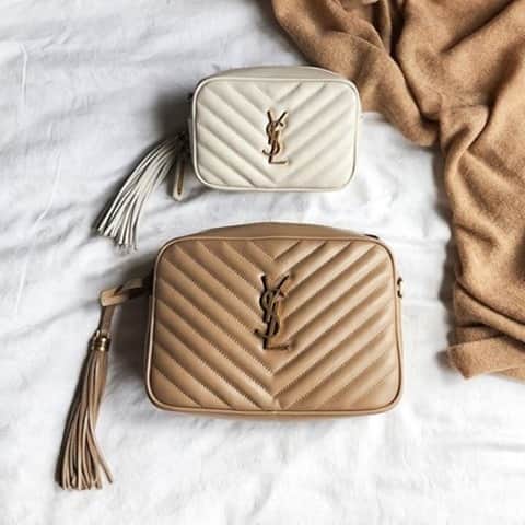 GILTのインスタグラム：「Hardest decision of the day: choosing between these two #SaintLaurent bags. Photo by: @ericacyang_.」
