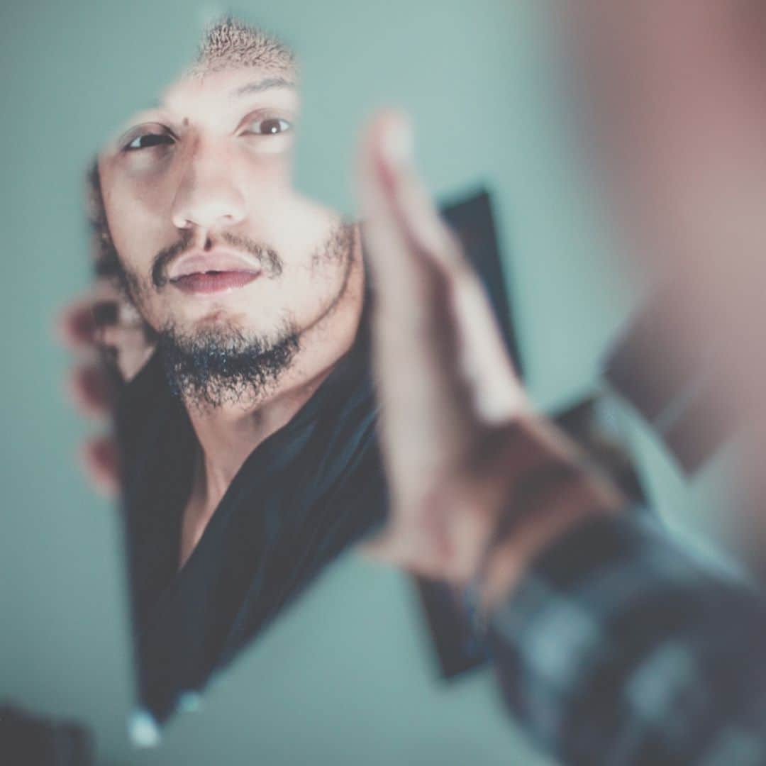 Tony Hsiehのインスタグラム：「We're all wrapped up in the idea of becoming our most confident selves because we're taught that self-confidence is a critical key to success in many aspects of life. When did we begin this obsession with confidence? Is high self-esteem the cure-all for all of life's obstacles? You decide. https://bit.ly/3aNSQsI  #TonysRabbitHoleTour Posted by Michelle」