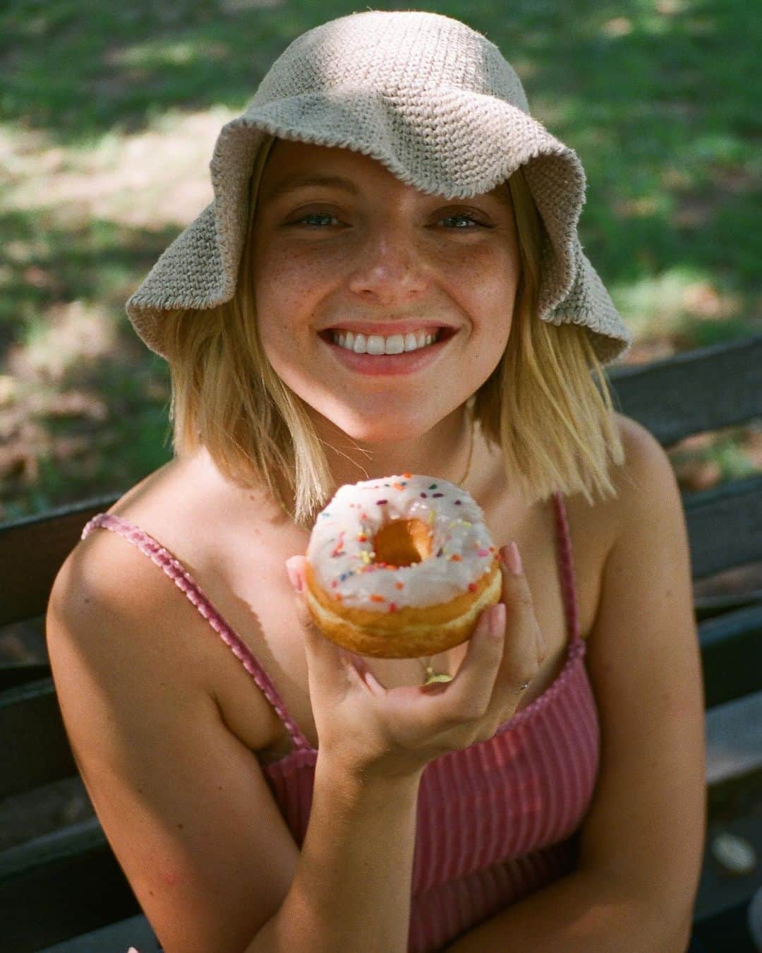 Estée Lalondeのインスタグラム：「I am very grateful that I was once this happy and hope to be this happy again in the future 🔮」