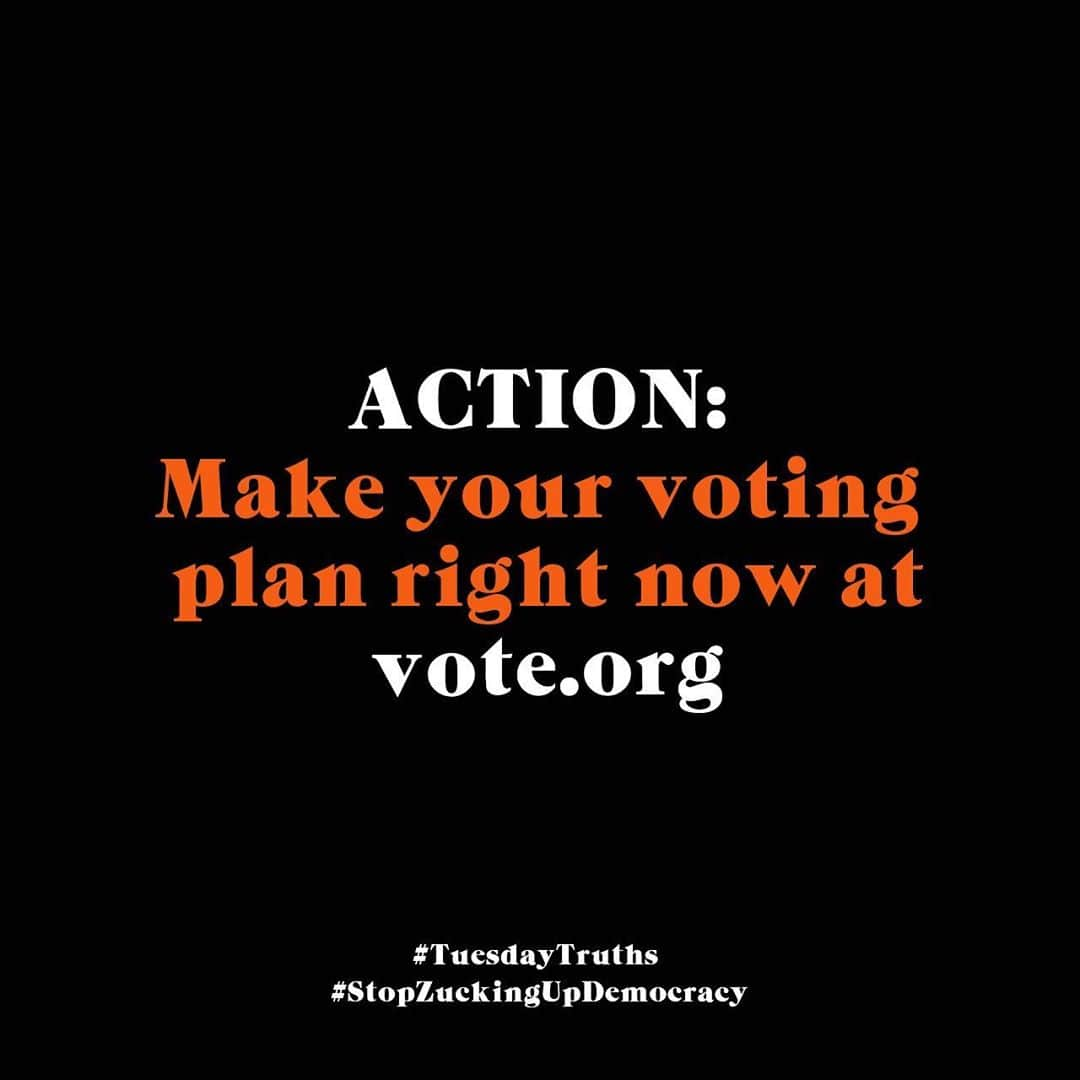 チェルシー・ハンドラーさんのインスタグラム写真 - (チェルシー・ハンドラーInstagram)「Mail in voting is safe, secure, and is not new. Make a plan to vote right now at vote.org. Thumbs up in the comments if you’re ready to #vote!」10月7日 1時24分 - chelseahandler