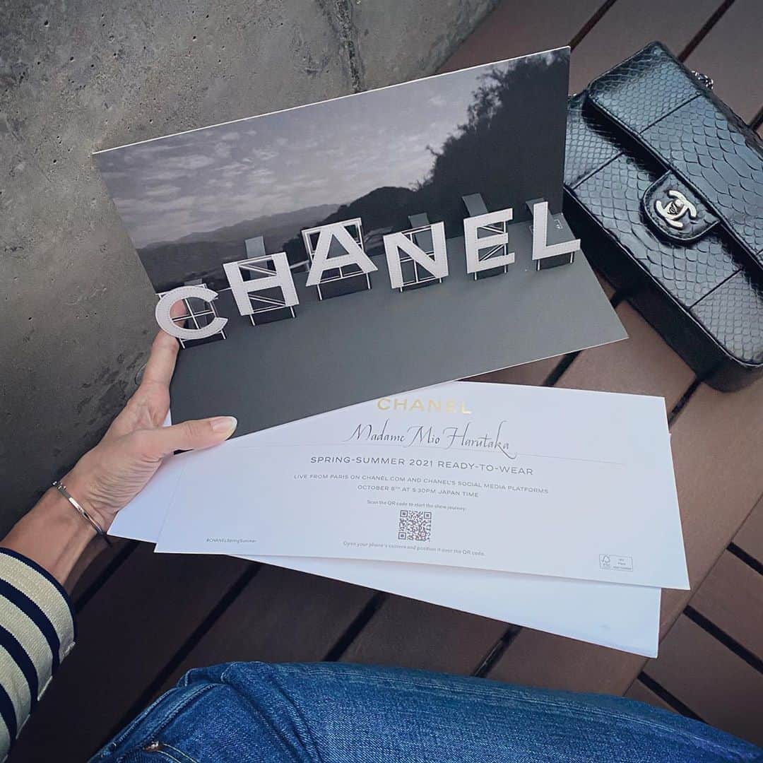 のインスタグラム：「#CHANELSpringSummer  @chanelofficial  @virginieviard」