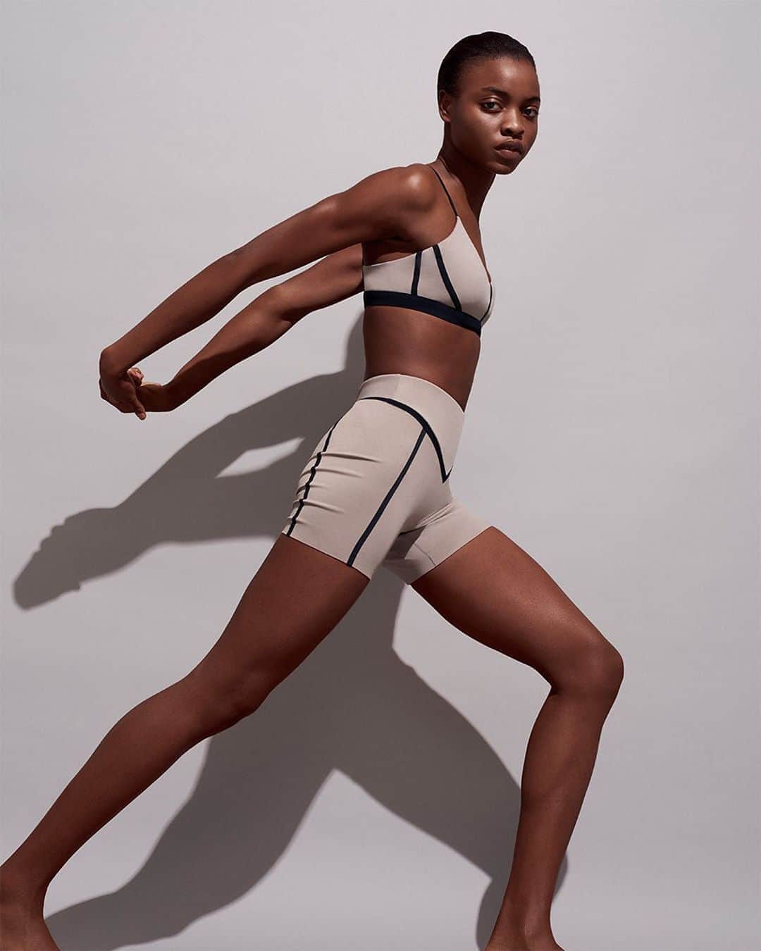 MATCHESFASHION.COMさんのインスタグラム写真 - (MATCHESFASHION.COMInstagram)「Wherever you’re choosing to work out at the moment, look to @ernestleoty’s sleek athleisure pieces. Created for performance and without compromising on style, the label takes its name from a 19th century corset maker, whose innovative designs enabled freedom of movement rather than constricting its wearer. Tap the link in bio to discover more activewear.」10月7日 1時43分 - matches