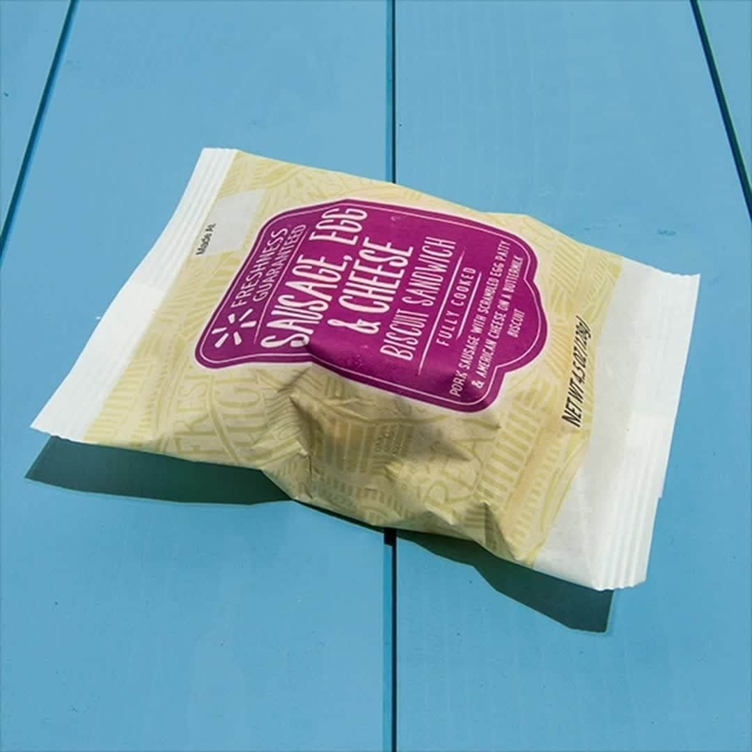 Wal-Mart Stores, Incのインスタグラム：「We know it’s not easy to turn a late riser into a morning person, but our delicious sausage, egg, and cheese biscuit sandwich is 💯 % up for the challenge. ☀️ Get it hot and fresh every day from 6-10 AM from the deli counter at your local Walmart!」