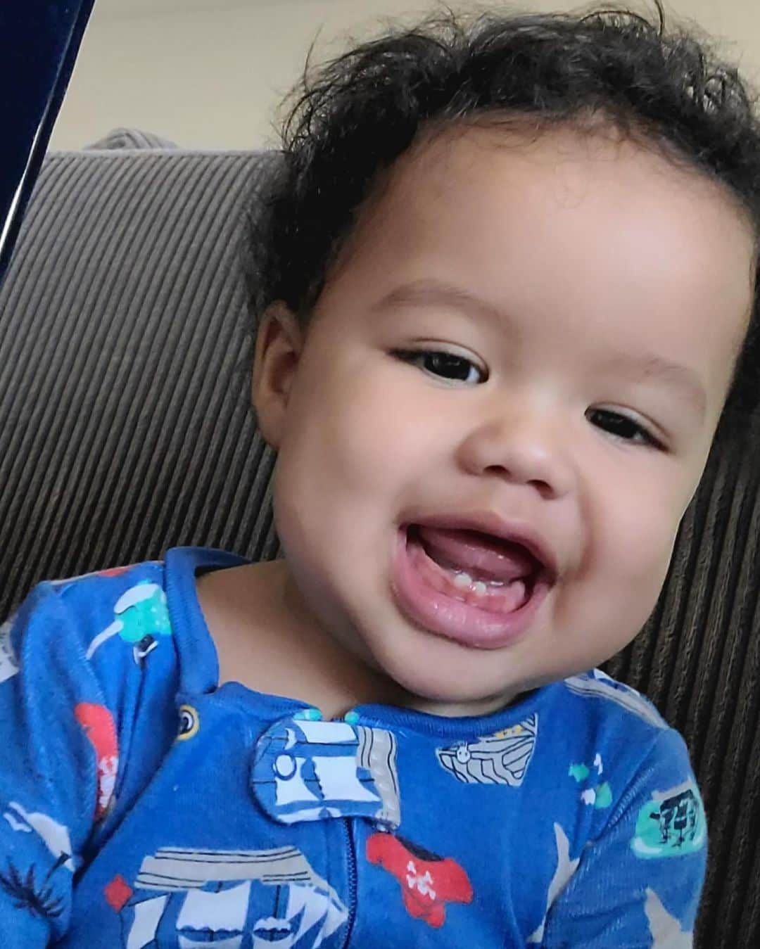 アンバー・ローズのインスタグラム：「Scoops and Pumpkin 👶🏽👦🏽 #slashelectric #sebastiantaylorthomaz」