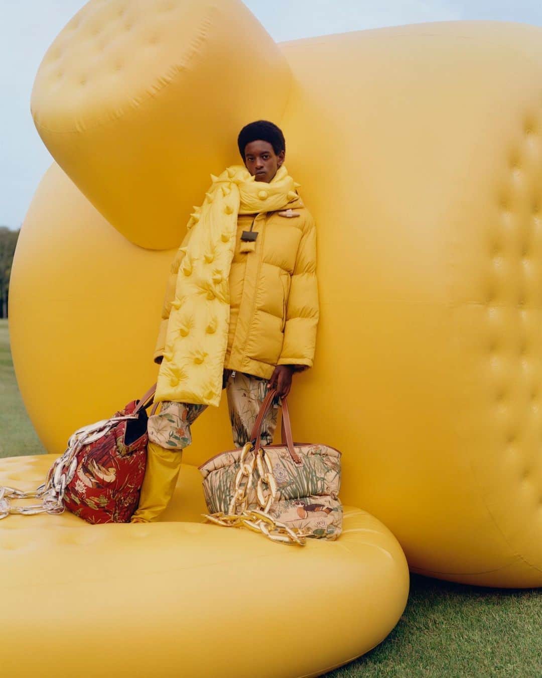 モンクレールさんのインスタグラム写真 - (モンクレールInstagram)「Endorphin release.  The buttercup yellow Conwy jacket;  stimulating warm and fuzzy feelings in your mind, body and soul.  #MONCLERJWANDERSON is available in stores and at moncler.com now.  #MONCLERGENIUS @JW_Anderson @Jonathan.Anderson  Photographer: Tyler Mitchell @TylersPhotos Stylist: @BenjaminBruno_ Set Designer: @andyhillmanstudio Production: @holmesproduction Models: @jesscole___ @craig.shimirimana  Casting: @pg_dmcasting @samuel_ellis  Hair Stylist: @cyndiaharvey Makeup Artist: @hiromiueda Manicurist: Amy Quashie」10月7日 2時24分 - moncler