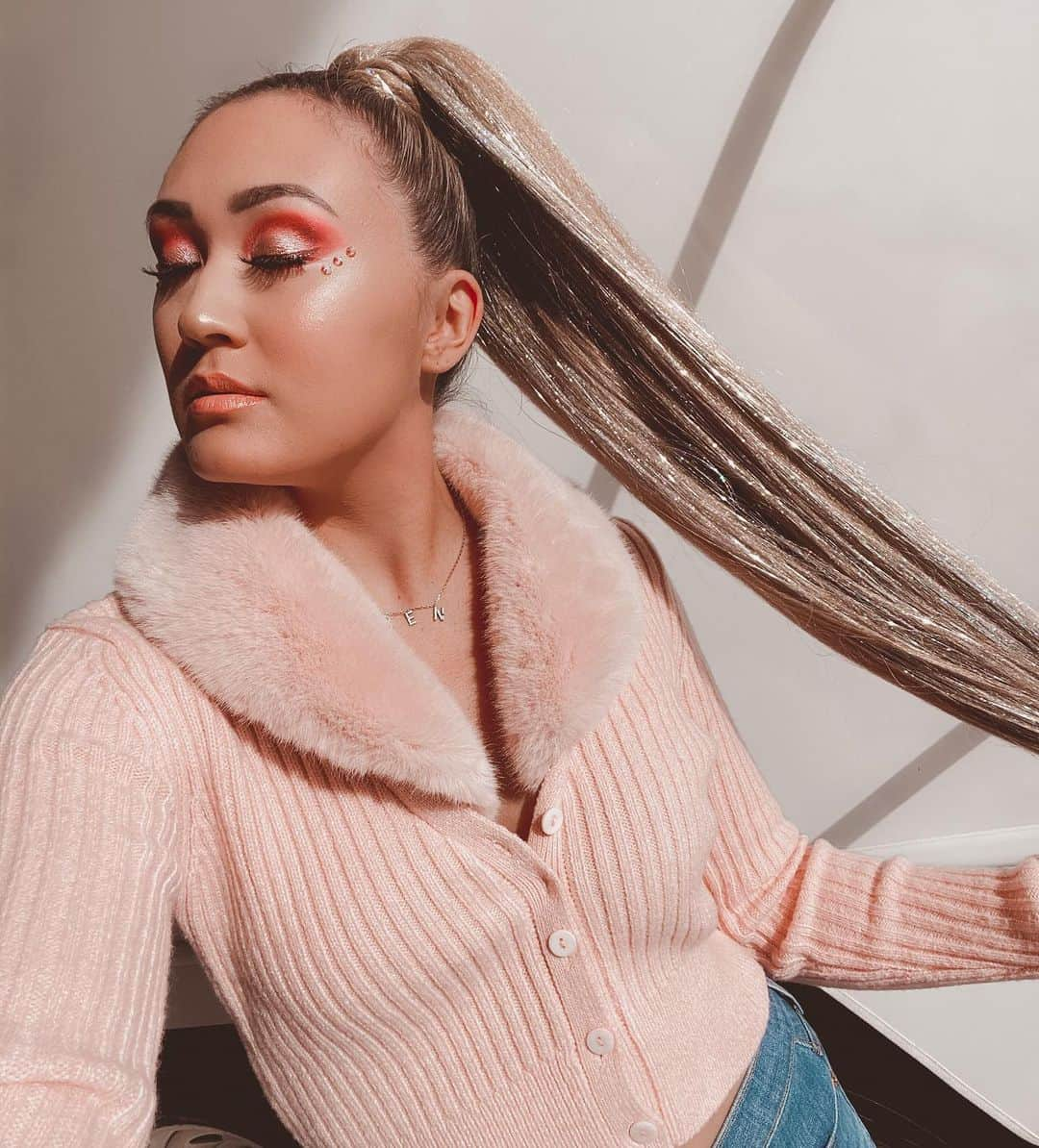 Lauren Riihimakiさんのインスタグラム写真 - (Lauren RiihimakiInstagram)「ari pony vibes meets the cool mom from mean girls ✨💗」10月7日 2時29分 - laurdiy