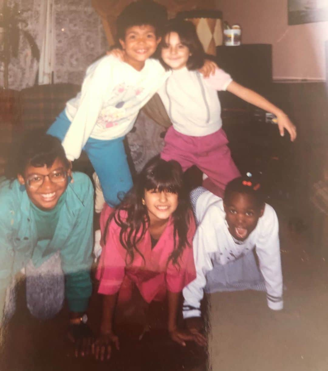 Nargis Fakhri さんのインスタグラム写真 - (Nargis Fakhri Instagram)「Here’s a little piece of me I’m sharing with all of y’all:  This is my family. Growing up in the projects wasn’t easy but we always made the best of things.  Even though we were dirt poor, we had each other. Sometimes there wasn’t food and we would share an egg or some milk . Who ever had shared. We had community, we looked out for each other.  Lately i feel sad because as we grew up & we grew apart because life took us in different directions. But no matter what, even today, you are my family. ❤️ . . . . . . .  #community #sisterhood #hood #projectlife #piecesofme #hardknocks #life #growth #iloveyou」10月7日 2時48分 - nargisfakhri