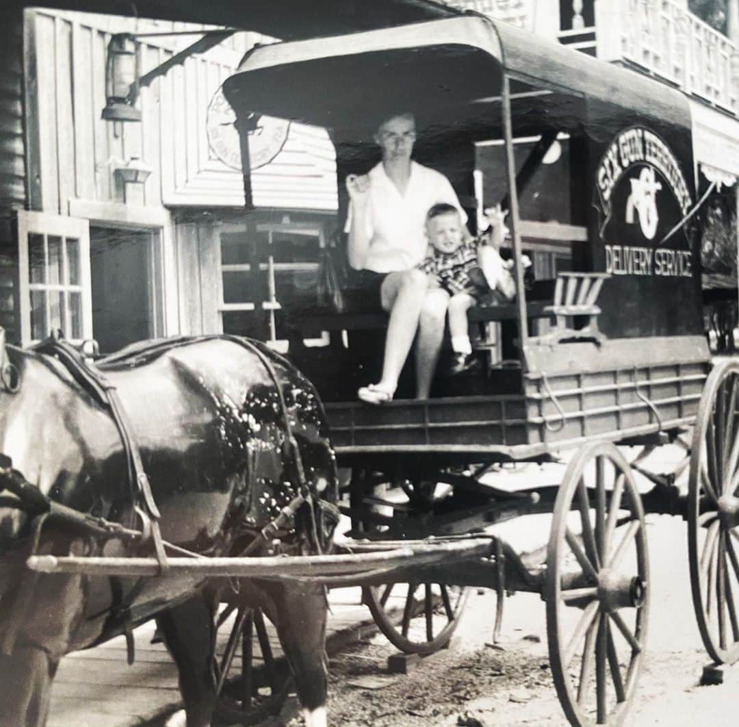 ロブ・ゾンビのインスタグラム：「Happy Birthday Mother! Here we are cruising through town in our brand new car. Boy the neighbors sure were jealous. Seems  like a long time ago. Good times! 👍🏼🎂🎊❤️🎁#happybirthday」