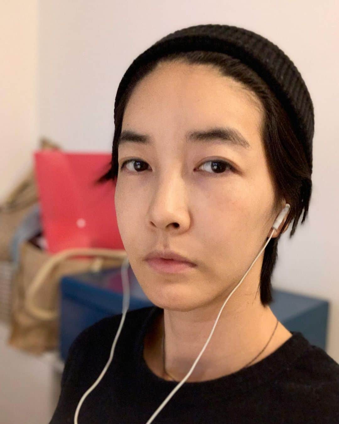 チン・ソヨンのインスタグラム：「난 옛날게 더 좋아  #세상이너무빨라」