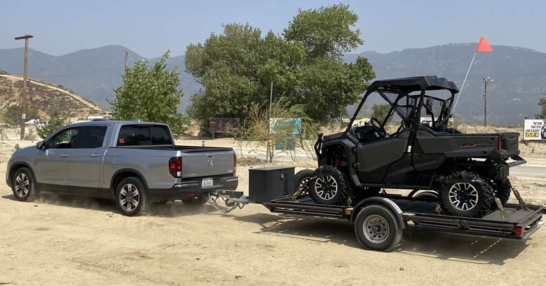 Honda Powersports USさんのインスタグラム写真 - (Honda Powersports USInstagram)「For hauling a #HondaPioneer to the OHV area in style, there's no better choice than the @honda Ridgeline--the ultimate #HondaHauler. How do you haul your Pioneer? #betteronahonda」10月7日 3時00分 - honda_powersports_us