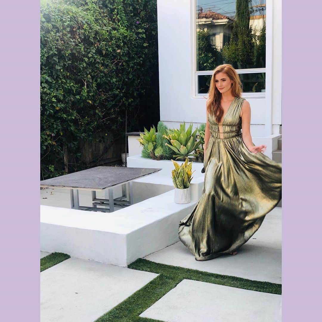 ブリアンナ・ブラウンのインスタグラム：「Some behind the scene pics of my glamour shoot with @ragannow. The shoes, the gowns...grown up dress up! Ragan, thanks for bringing in my birthday with such glamour and style. 💜💜💜  Pic by @raganphoto Makeup/hair by @lambpants  ***actual pics coming soon!」
