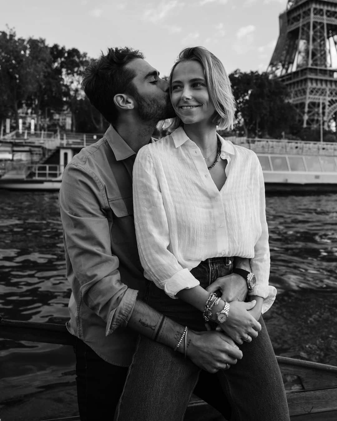 NICOLAS SIMOESのインスタグラム：「Paris 🖤🤍」
