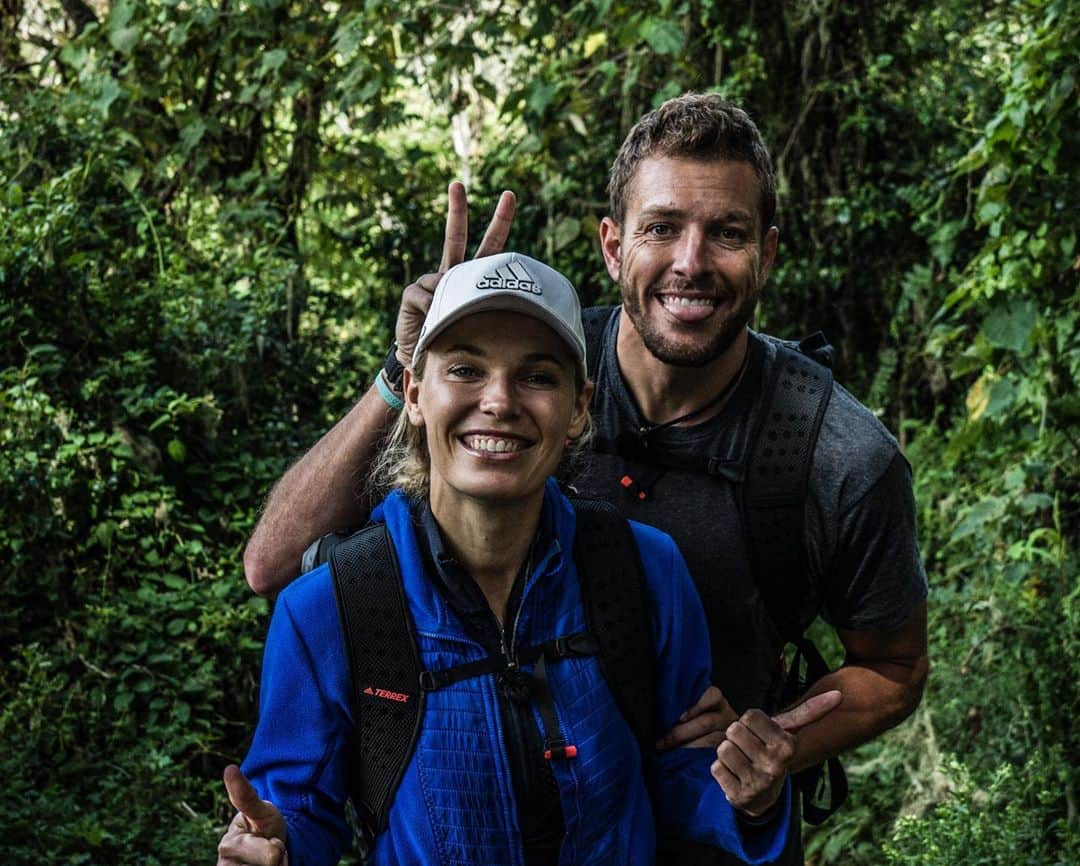 CarolineWozniackiさんのインスタグラム写真 - (CarolineWozniackiInstagram)「We woke up early in the morning, sunrise was hitting Mount Kilimanjaro in a perfect light, and the excitement for our 7 day trip up the highest free standing mountain in the world was at an all time high! We met our whole team at the front of Lemosho gate, weighed in our luggage, (clothes, food, tents, etc) and then it was time to start our trip, with the first two days going thru the rain forrest! Swipe right➡️」10月7日 3時24分 - carowozniacki