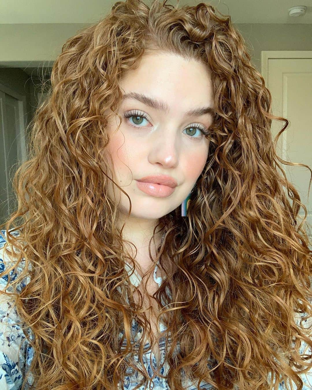 ブリー・キッシュのインスタグラム：「@toofaced’s “born this way” matte foundation is the perfect product to transition into each season with! ☀️🍂🌧 it’s oil-free, waterproof and transfer resistant making it ideal for every day wear! i use the shade “swan” ... available at @sephora 💘 #toofacedpartner #tfbornthisway」