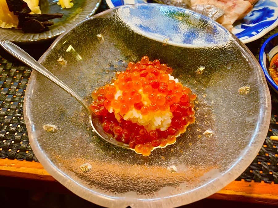 井上英里香さんのインスタグラム写真 - (井上英里香Instagram)「東川口にある中江鮨🍣 * 先日、仕事の取引先の方達に 連れて行っていただきました！ * * やっぱりお鮨は 人を幸せにする食べ物✨😍✨ * * #instagourmet #鮨 #sushi #japan #日本 #🍣 #💛💚」10月7日 13時28分 - ribbonhome.erika