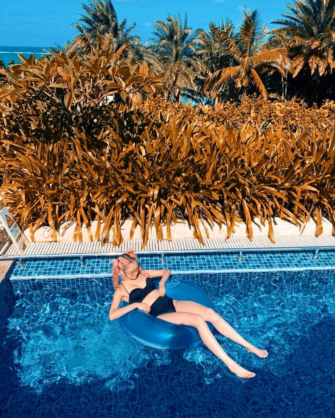 小林レイミさんのインスタグラム写真 - (小林レイミInstagram)「SUMMER is always hugs me gently🧸🌻🏖  #bikini #poolday #morningvibes #travelworld #beachgirl #relaxingtime #traveltheworld #japantrip #trip_shot」10月7日 13時53分 - _reimi._____