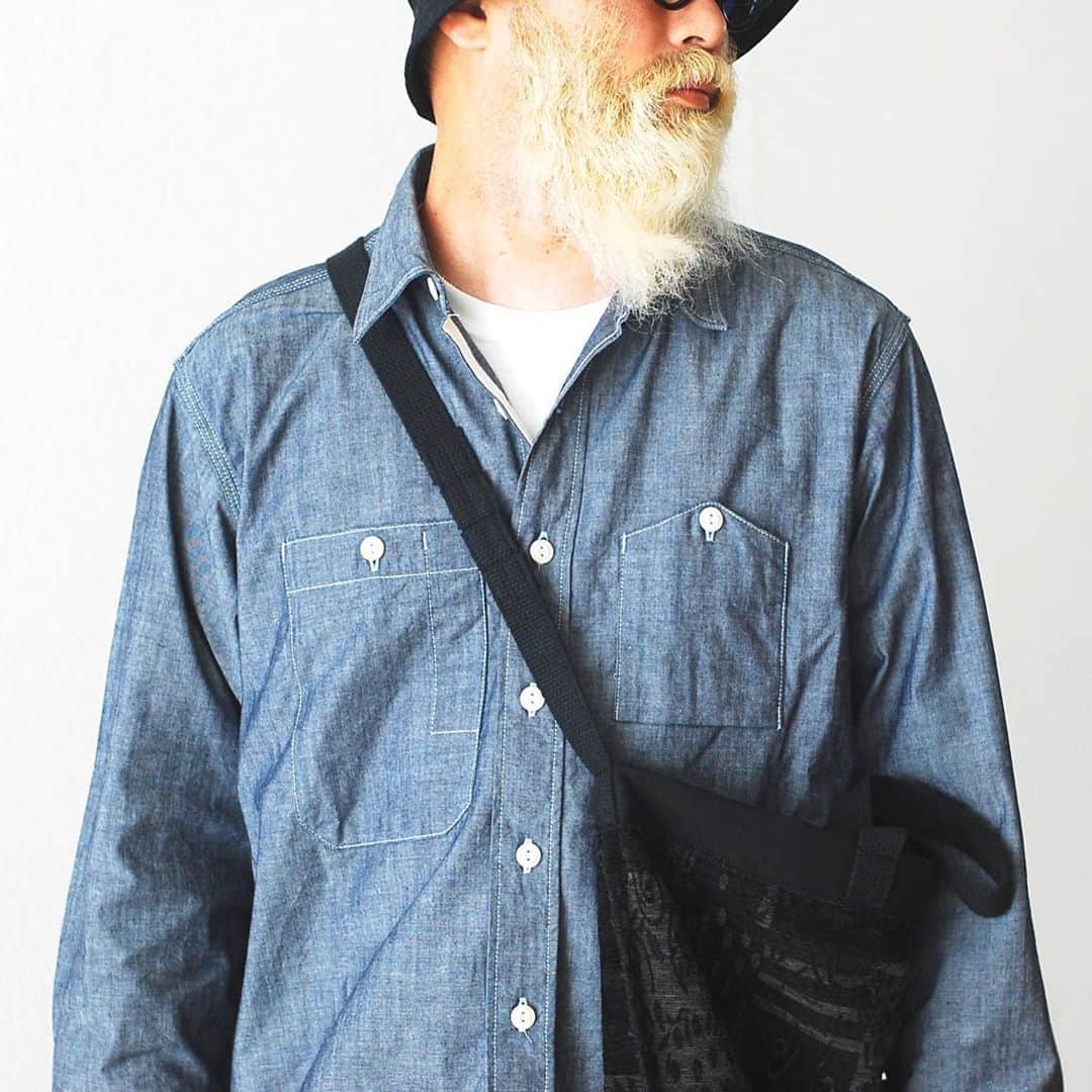 のインスタグラム：「_ Engineered Garments / エンジニアードガーメンツ "Work Shirt - Cone Chambray" ￥26,400- _ 〈online store / @digital_mountain〉 https://www.digital-mountain.net/shopbrand/000000012356/ _ 【オンラインストア#DigitalMountain へのご注文】 *24時間受付 *15時までのご注文で即日発送 *1万円以上ご購入で、送料無料 tel：084-973-8204 _ We can send your order overseas. Accepted payment method is by PayPal or credit card only. (AMEX is not accepted)  Ordering procedure details can be found here. >>http://www.digital-mountain.net/html/page56.html  _ #NEPENTHES #EngineeredGarments #ネペンテス #エンジニアードガーメンツ _ 本店：#WonderMountain  blog>> http://wm.digital-mountain.info _ 〒720-0044  広島県福山市笠岡町4-18  JR 「#福山駅」より徒歩10分 #ワンダーマウンテン #japan #hiroshima #福山 #福山市 #尾道 #倉敷 #鞆の浦 近く _ 系列店：@hacbywondermountain _」