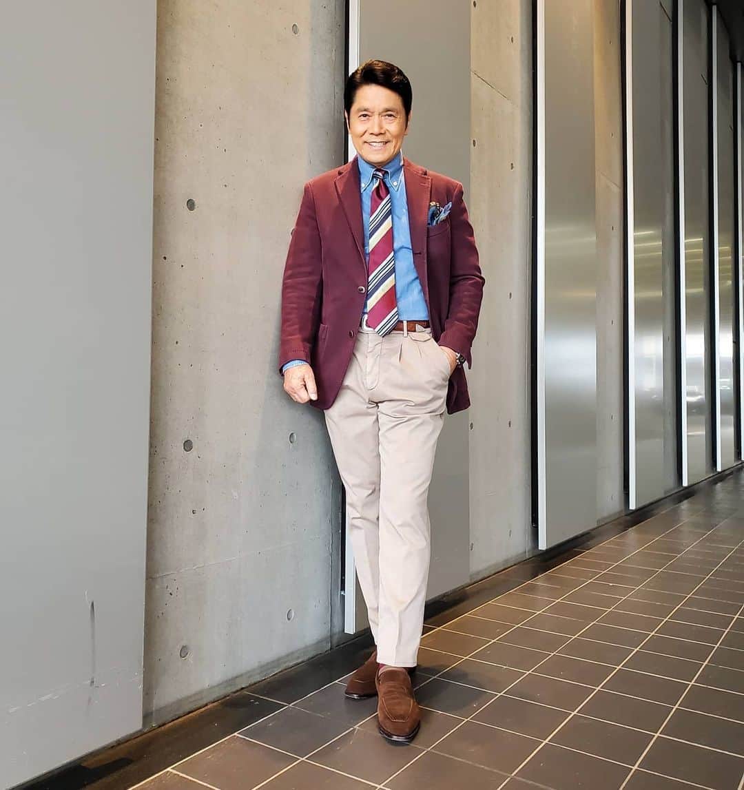 峰竜太のインスタグラム：「#アド街ック天国 https://www.tv-tokyo.co.jp/adomachi/ https://www.tv-tokyo.co.jp/adomachi/smp/ #jacket#boglioli #shirt#doone #tie#francobassi #pants#brunellocucinelli #shoes#stefanobemer」