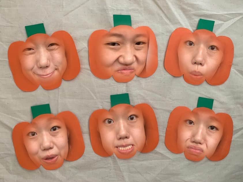 横澤夏子さんのインスタグラム写真 - (横澤夏子Instagram)「#ハロウィンかぼちゃを壁面で作ったのよー！ #同じ顔してみたのよー！ #三角の目ってどう表せばいいのよー！ #うふ！」10月7日 14時31分 - yokosawa_natsuko
