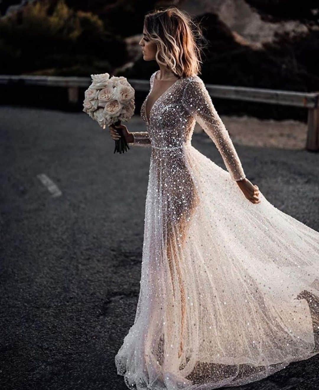 のインスタグラム：「We ❤️ this dress and the photos ❤️ Yes or No? . . . .ph @tali__photography  . .dress @chosenbyoneday  . . .  #dress  #vestido #weddingdecor #decoracaocasamento  #wedding #bride #bridetobe #noiva  #vestidodenoiva #weddingdress #weddinggown  #casamento #honeymoon #luademel #destinationwedding #weddingideasbrides」